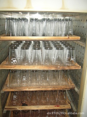 工厂直销广告促销 创意不锈钢套V形玻璃调酒杯